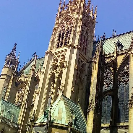 L'imperial De Gare Et Pompidou Daire